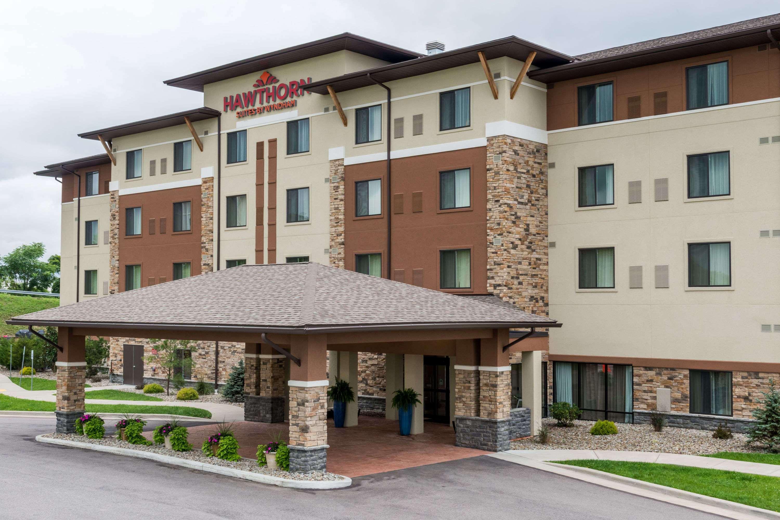 Hawthorn Suites By Wyndham Wheeling At The Highlands Triadelphia Exterior foto