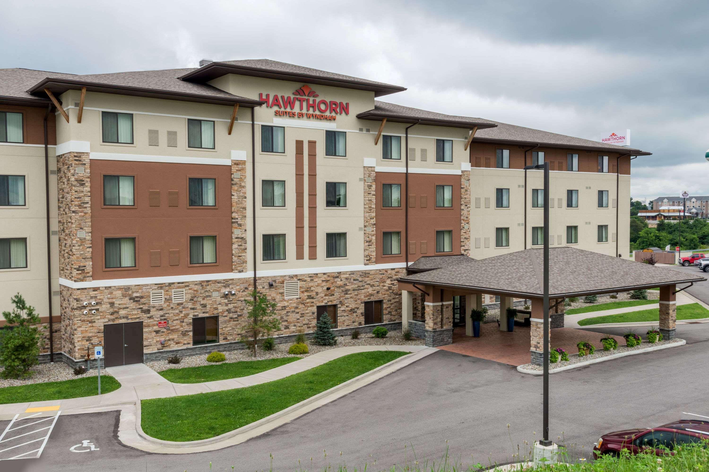 Hawthorn Suites By Wyndham Wheeling At The Highlands Triadelphia Exterior foto